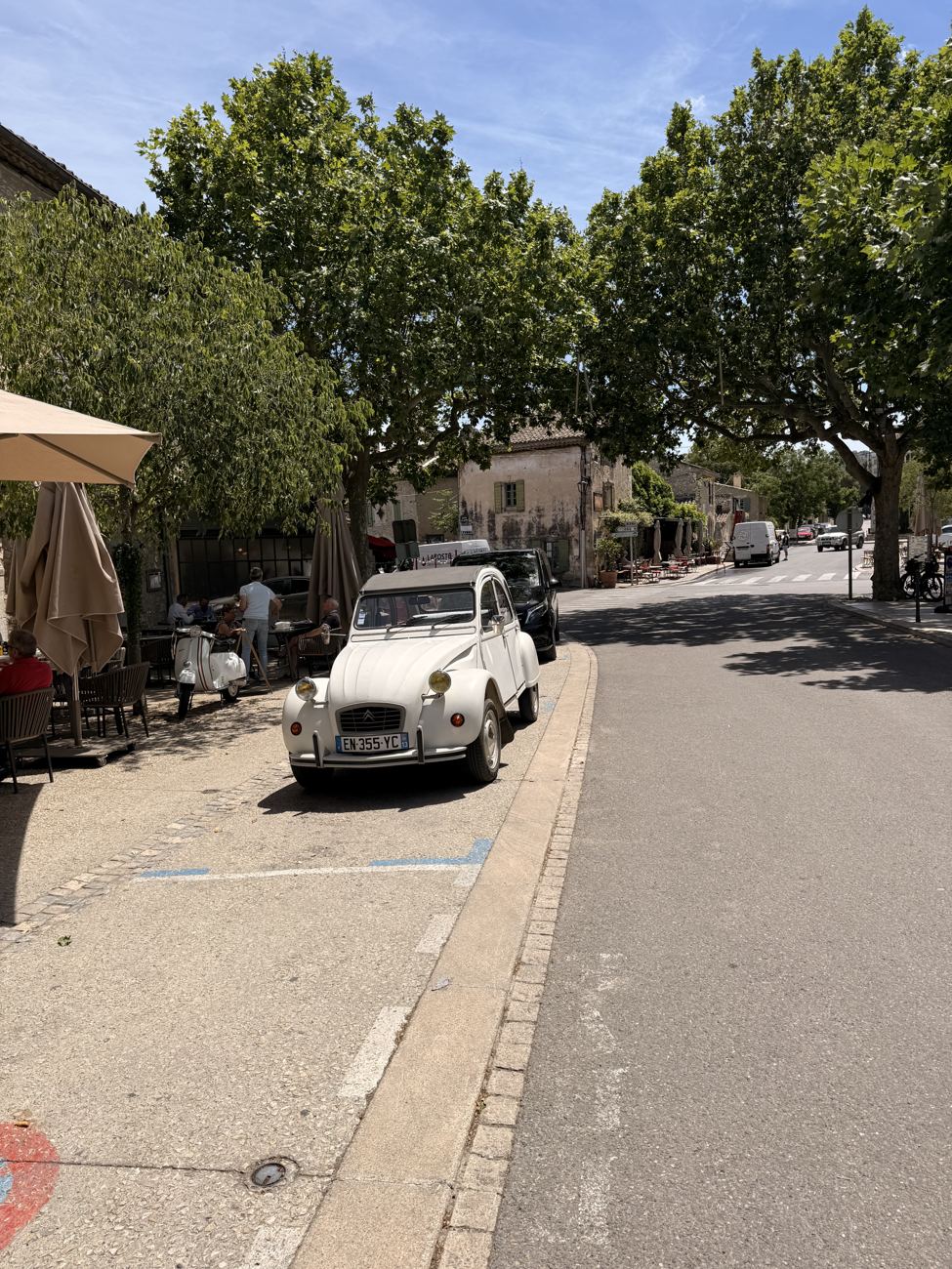 The 2CV, correctly parked