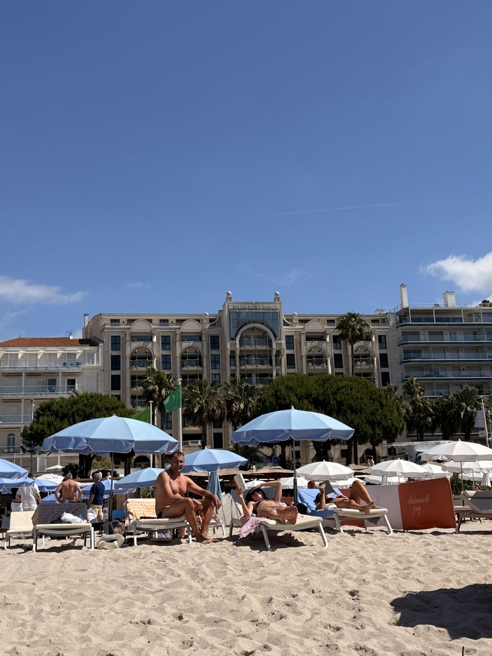 The Croisette, mid-morning