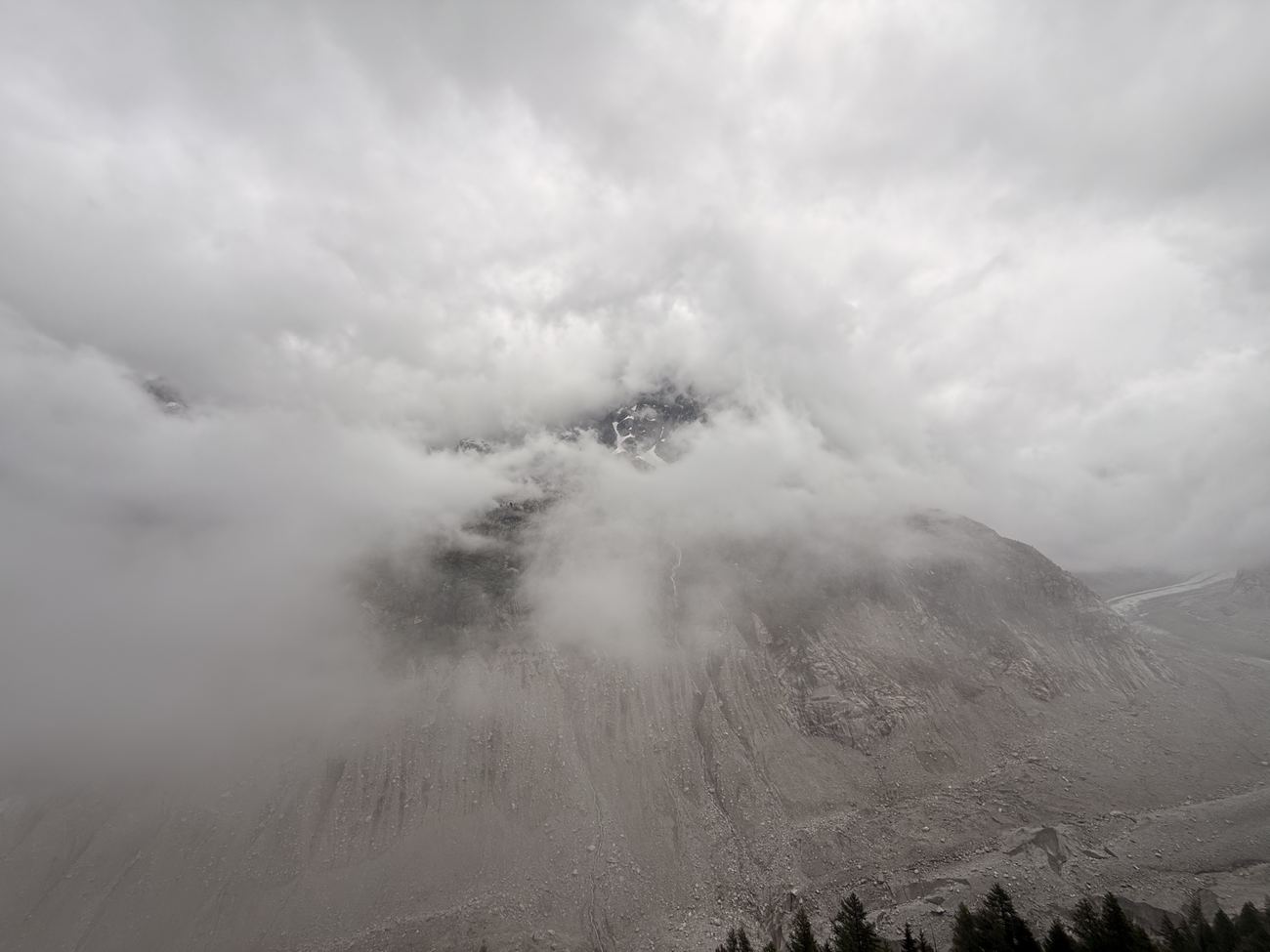 Cloud sitting low on the Mer de Glace