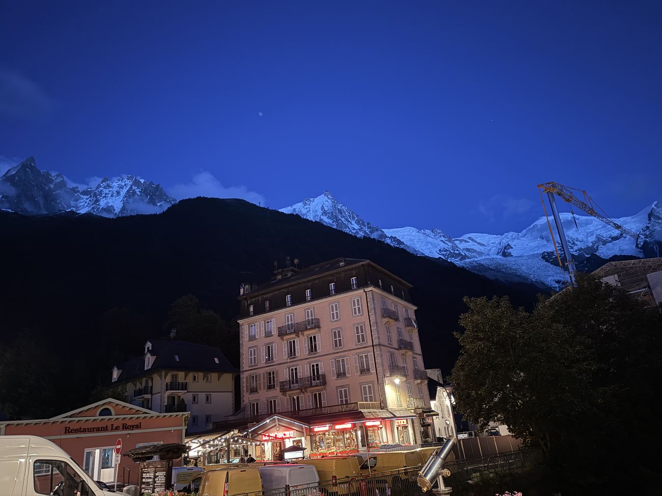 Blue hour on the snow