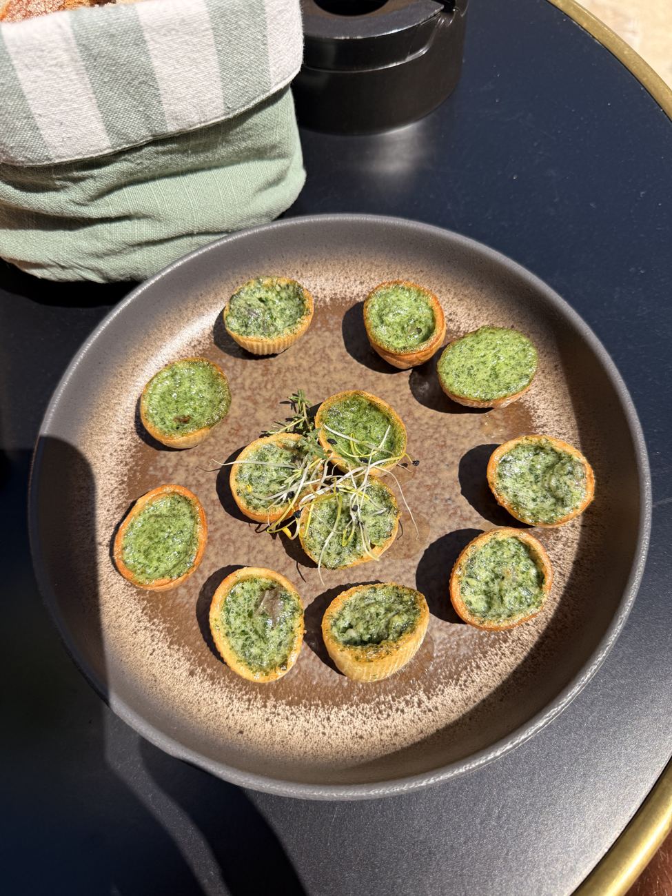 Little green tartlets to start